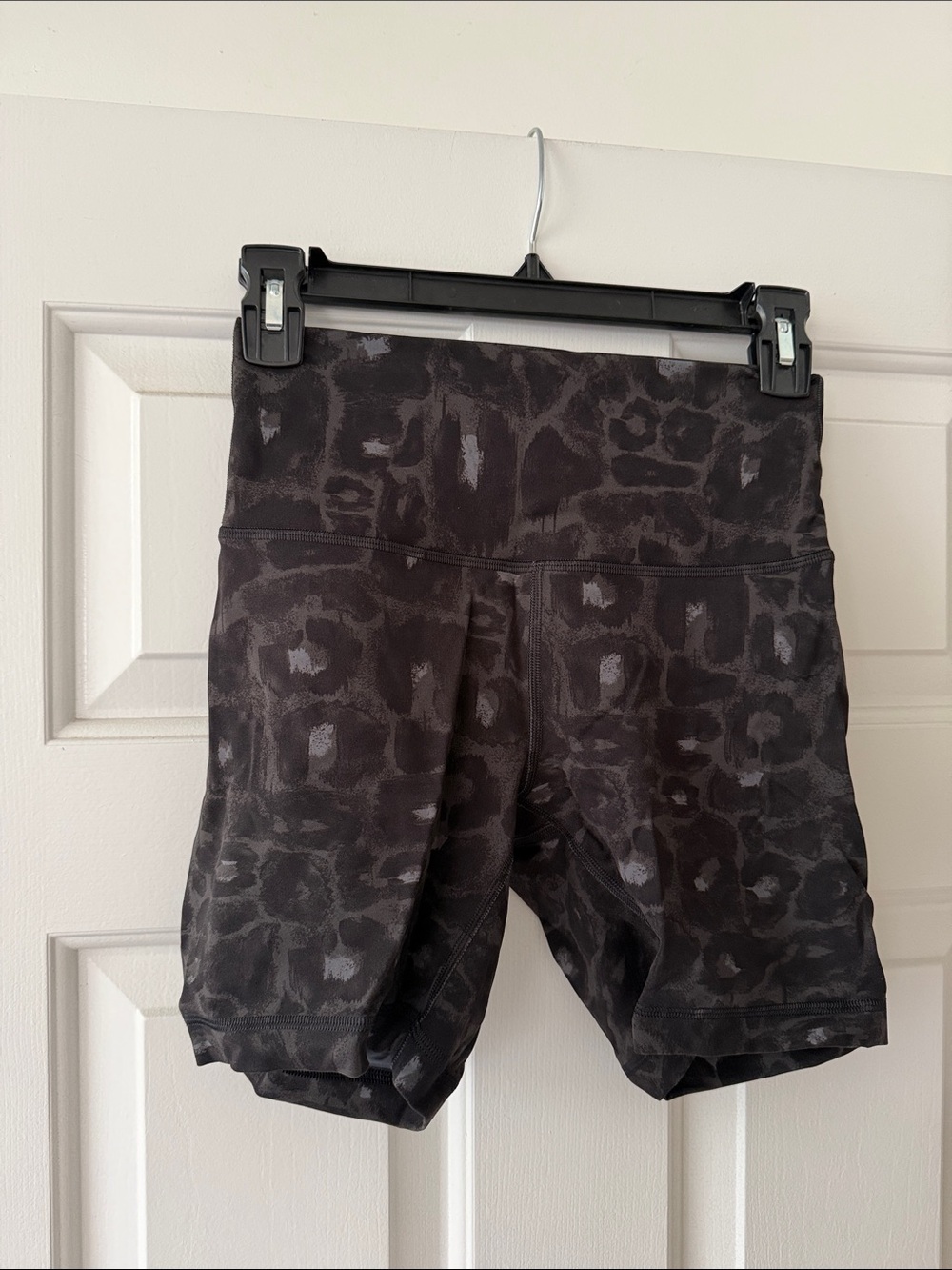 Lululemon Wunder Train High-Rise Short 6" in Spray Leopard Black Multi 6